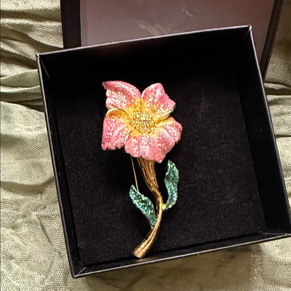 Elegant Pink and Gold Floral Brooch